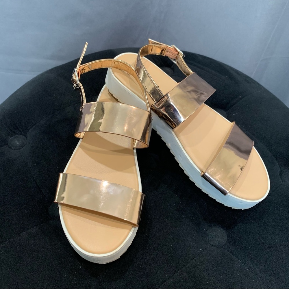 JustFab Rose Gold Platform Sandals, size 6 - Picture 2 of 9